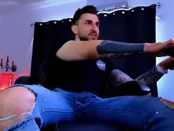 Chaturbate Live Sex Cam of mightyaaron