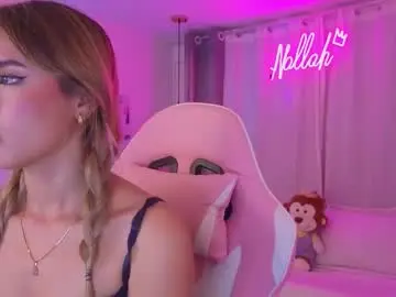 Chaturbate Best live sex cam show of nallahh_