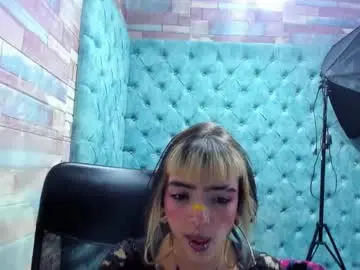 Chaturbate Live Sex Cam of samanthaa_smitth