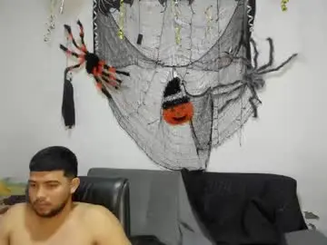 Chaturbate Nude Webcam of thomson_hot01