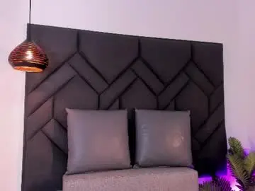 Chaturbate Live Sex Cam of kyliee_vega