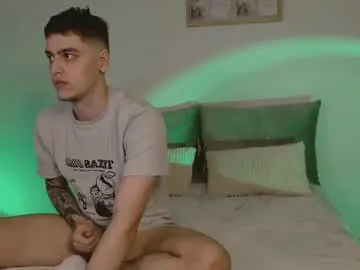 Chaturbate Live Sex Cam of loyliksi