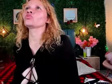 Chaturbate Adult Video Chat of evangelyne_rose