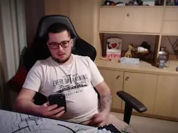 Chaturbate Sex Chat of kevinnlovely95