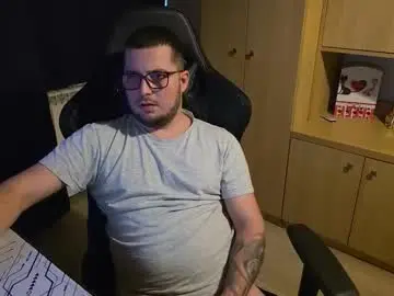 Chaturbate Free Porn Cam of kevinnlovely95