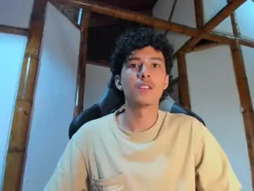 Chaturbate Adult Video Chat of santi_twink19