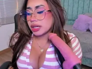 Chaturbate Free Live Porn of eveline_figeroa