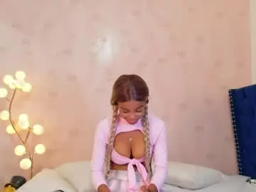 Chaturbate Live Sex Cam of littleebonymommy