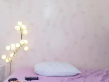 Chaturbate Nude Webcam of littleebonymommy