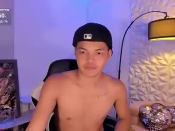 Chaturbate Live Porn of asianhugescott