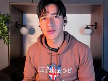 Chaturbate Sex Cam of andyjoy_