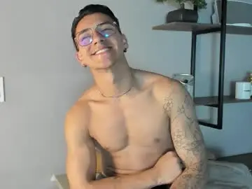 Chaturbate Watch Live Sex Cams of andyjoy_