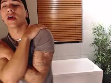 Chaturbate Live Sex Cam of andyjoy_