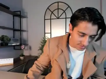 Chaturbate Live Sex Cam of andyjoy_