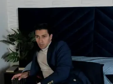 Chaturbate Live Sex Cam of andyjoy_