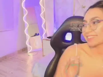 Chaturbate Watch Live Sex Cams of april_tay1