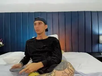 Chaturbate Nude Webcam of dominik_thompson777