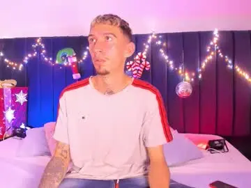 Chaturbate Live Porn of dominik_thompson777