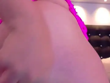 Chaturbate Live Sex Cam of valen_scott_