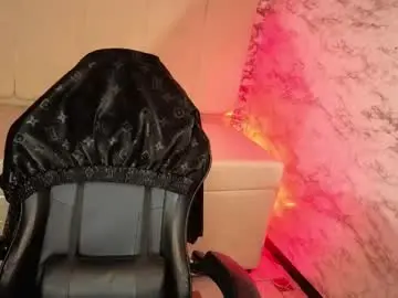 Chaturbate Nude Webcam of adarasuri_v