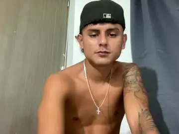 Chaturbate Live Sex Cam of bob_pettersonn