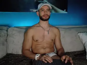 Chaturbate Live Sex Cam of crhistian1_