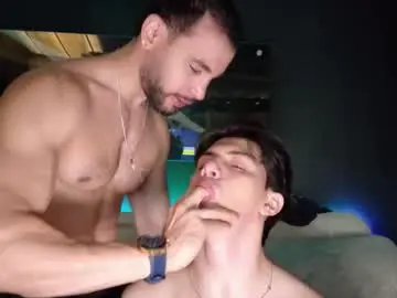 Chaturbate Live Sex Cam of crhistian1_