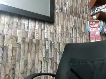 Chaturbate Live Sex Cam of jhosuamoore