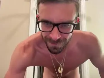 Chaturbate Nude Webcam of hungrunner24