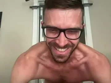 Chaturbate Free Porn Cam of hungrunner24