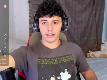 Chaturbate Live Sex Cam of xhans17