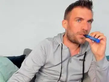 Chaturbate Live Porn of 10in_deluxe