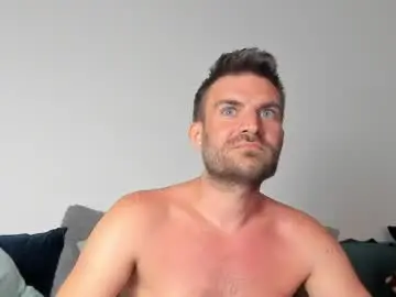 Chaturbate Live Sex Cam of 10in_deluxe
