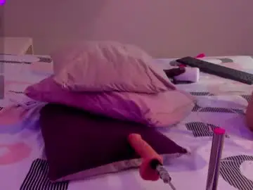 Chaturbate Live Sex Cam of littleoliviia_