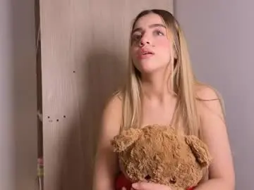 Chaturbate Live Sex Cam of peach_heart