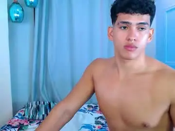 Chaturbate Free Live Porn of hotcrew_