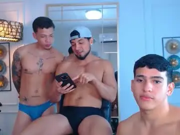 Chaturbate Live Sex Cam of hotcrew_