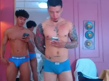 Chaturbate Live Sex Cam of hotcrew_