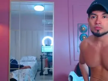 Chaturbate Nude Webcam of hotcrew_