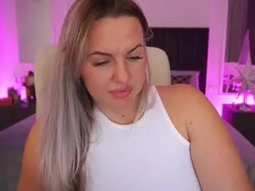 Chaturbate Live Sex Cam of kiracandys