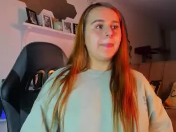 Chaturbate Live Sex Cam of evy_orange1