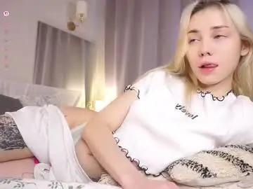 Chaturbate Live Sex Cam of blue_bow