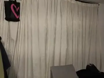 Chaturbate Live Sex Cam of j_u_p_i_t_e_r