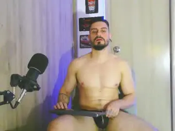 Chaturbate Free Porn Cam of aaron_kwok28