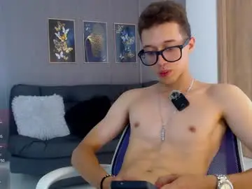 Chaturbate Best live sex cam show of skinny_bigcock20