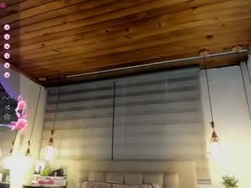 Chaturbate Adult Video Chat of cristal__hot_1