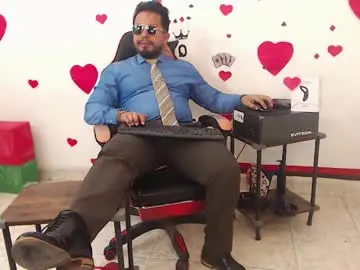 Chaturbate Free Porn Cam of kalethbigdick88