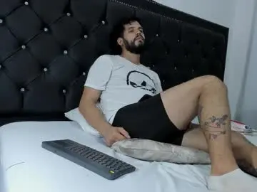 Chaturbate Live Porn of lucasbeaumont