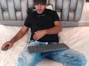 Chaturbate Watch Live Sex Cams of derek_storm_