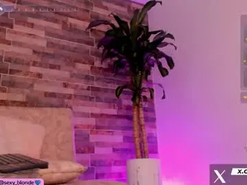 Chaturbate Live Porn of emily_montoya